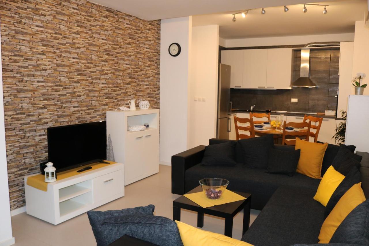 Apartment D&E Punat - Free Parking And Wi-Fi Exteriör bild